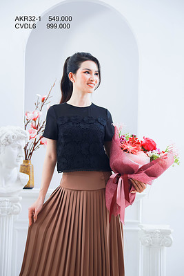 Alternative view of Áo kiểu ren pha chiffon AKR32